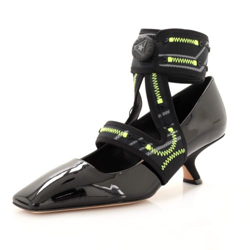 Women's 62-22 Pumps Patent with Fabric